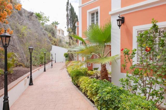 Apartamento Sara En El Veril Del Duque - Sara Vacation Адехе Экстерьер фото